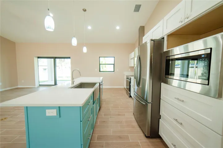 Upgraded Stainless Steel Appliances