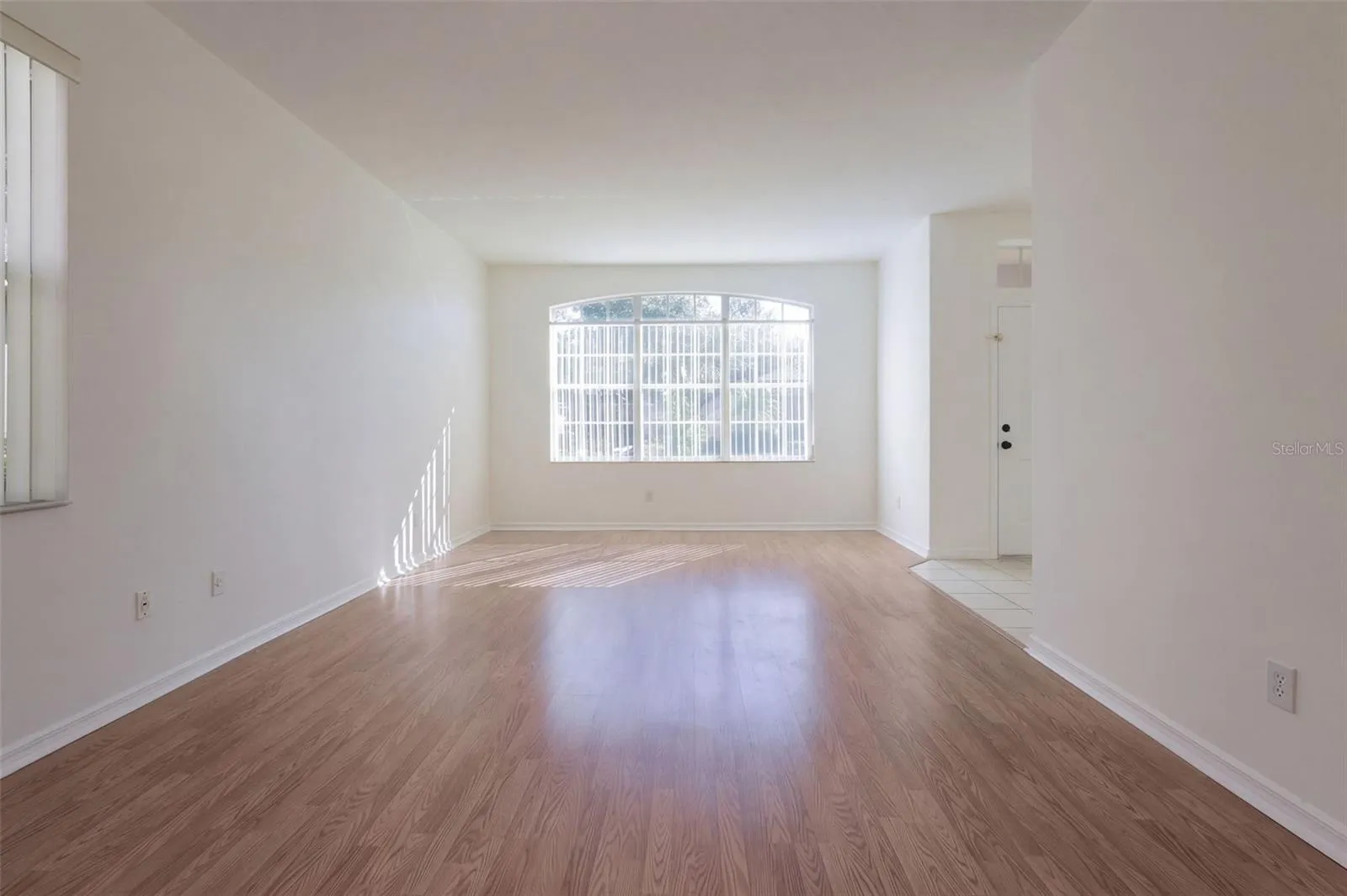 Living room/dining room combo