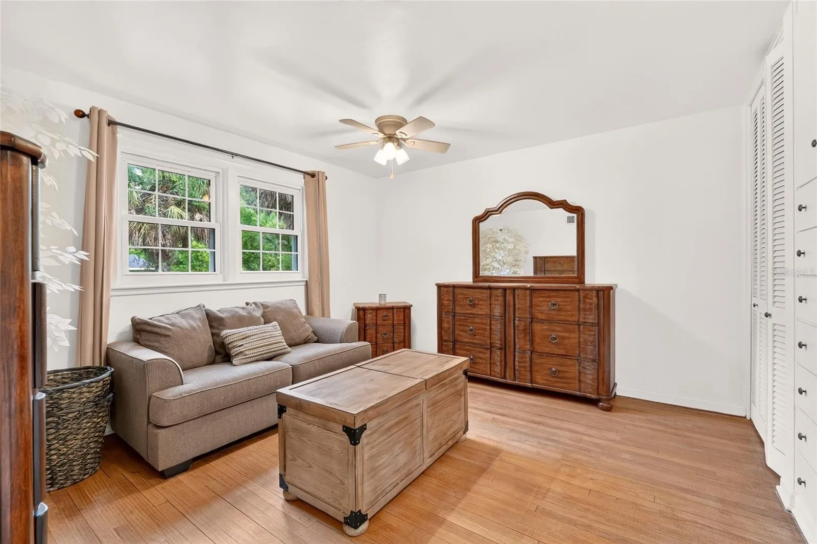 Sitting Room/Bedroom