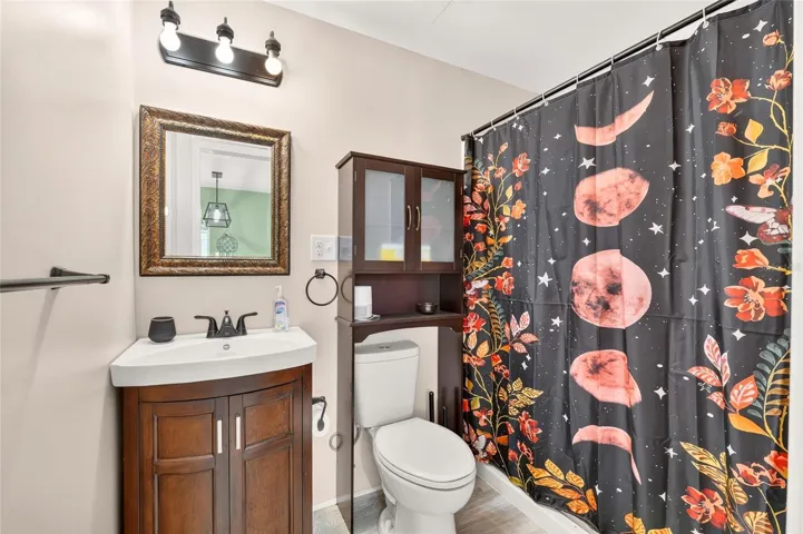 Guest House Bathroom