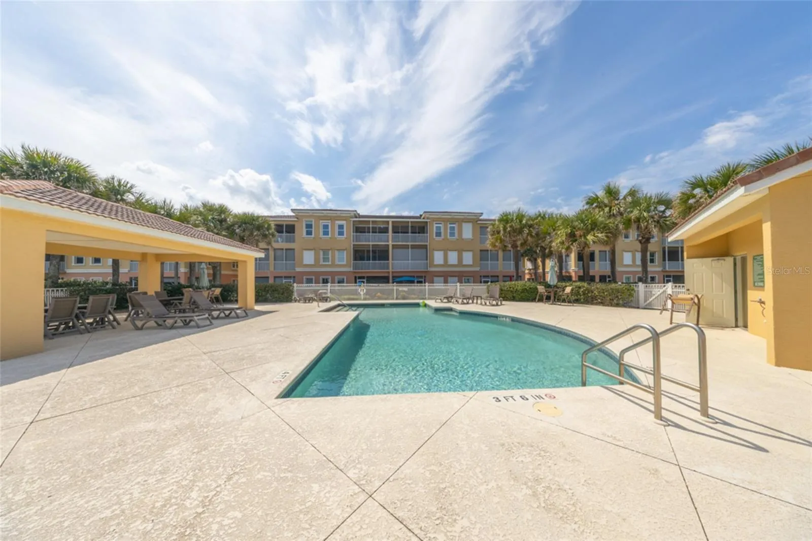 POOL - CONDO UPPER LEFT TOP