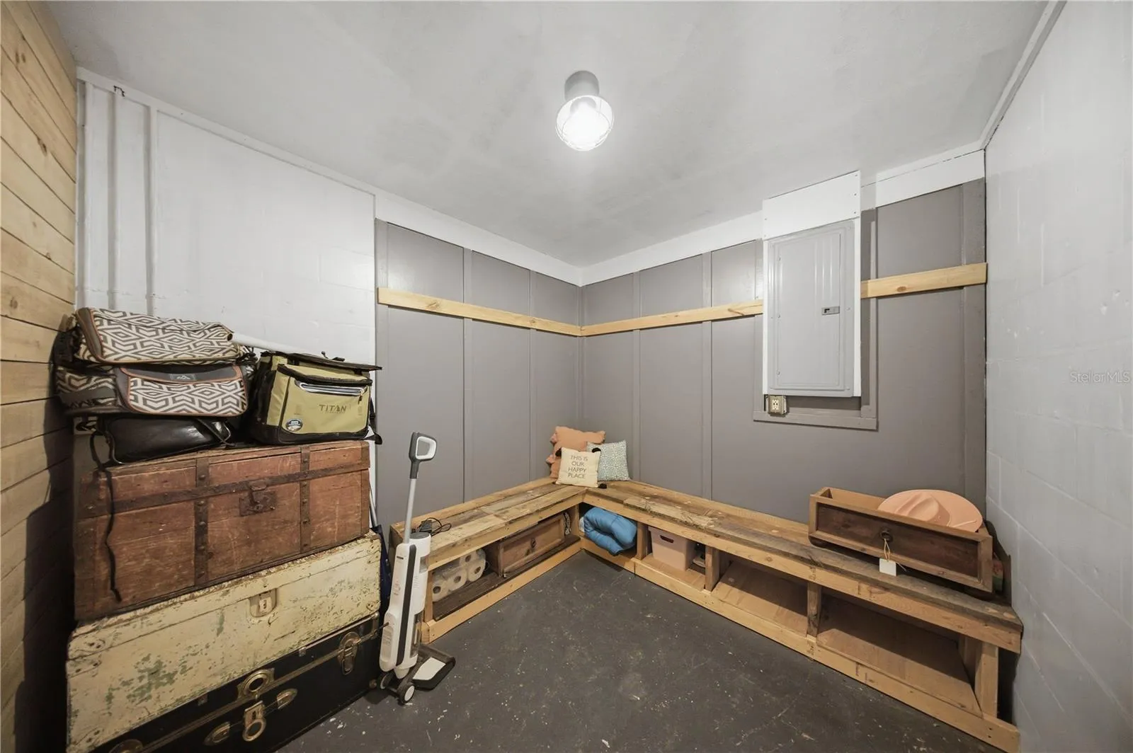 Mud room