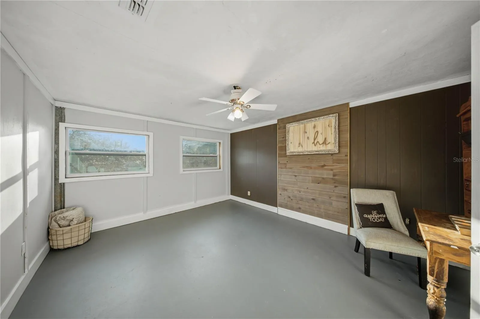 Bonus room (no closet)