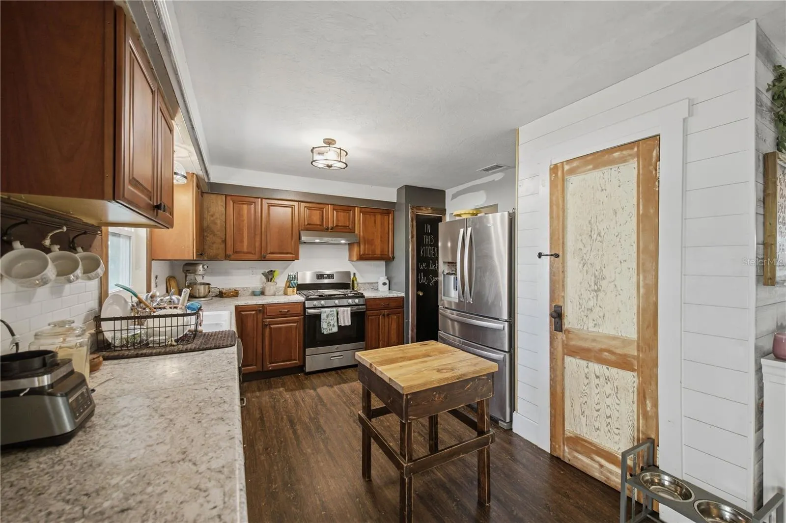 Spacious kitchen with walk in pantry