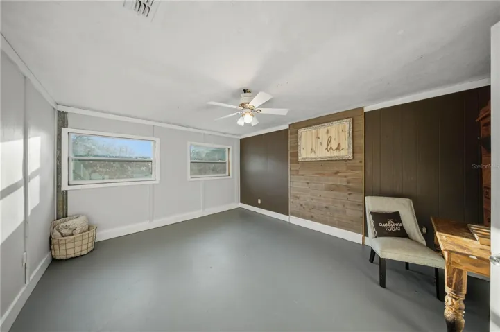 Bonus room (no closet)