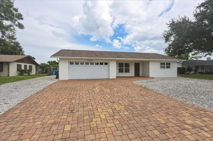 Paver brick driveway