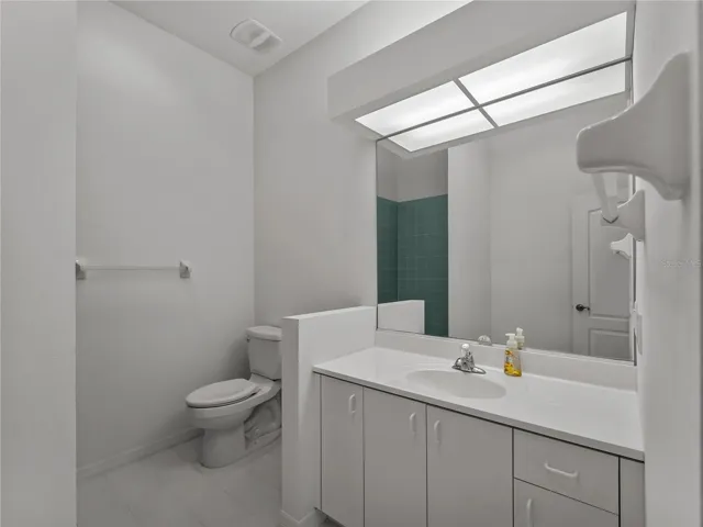 Bed #2 Ensuite bath
