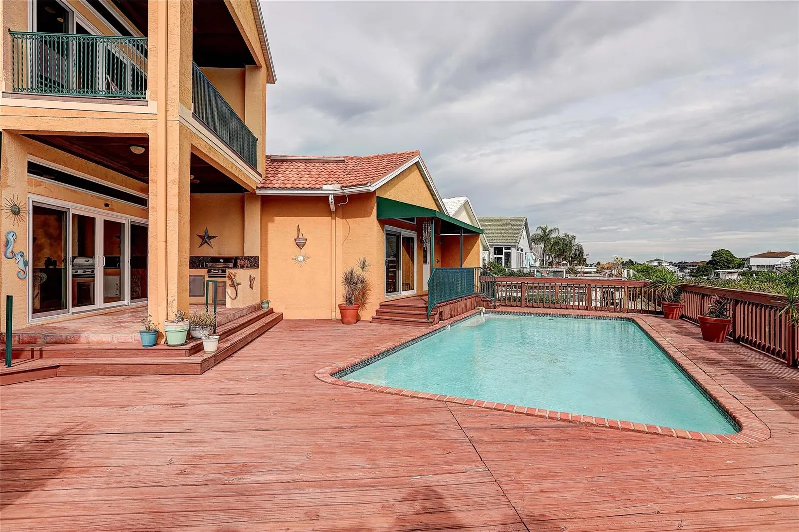 30"x15" Pool