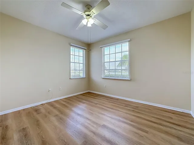 Guest bedroom.