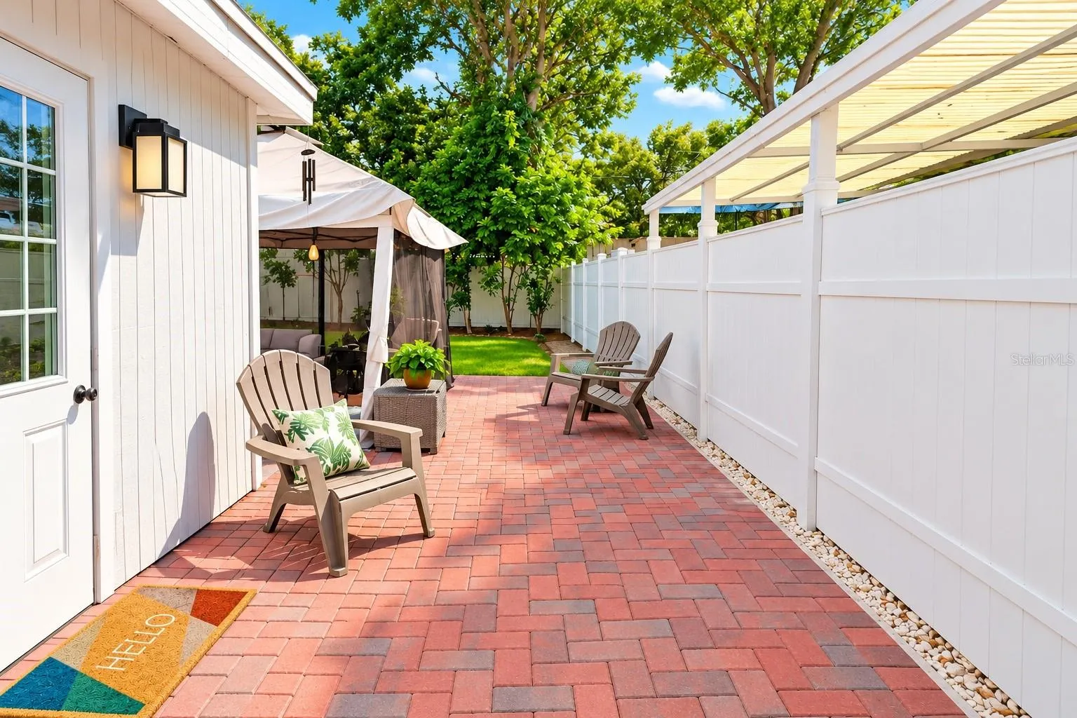 A backyard made for enjoying Florida’s outdoor lifestyle.