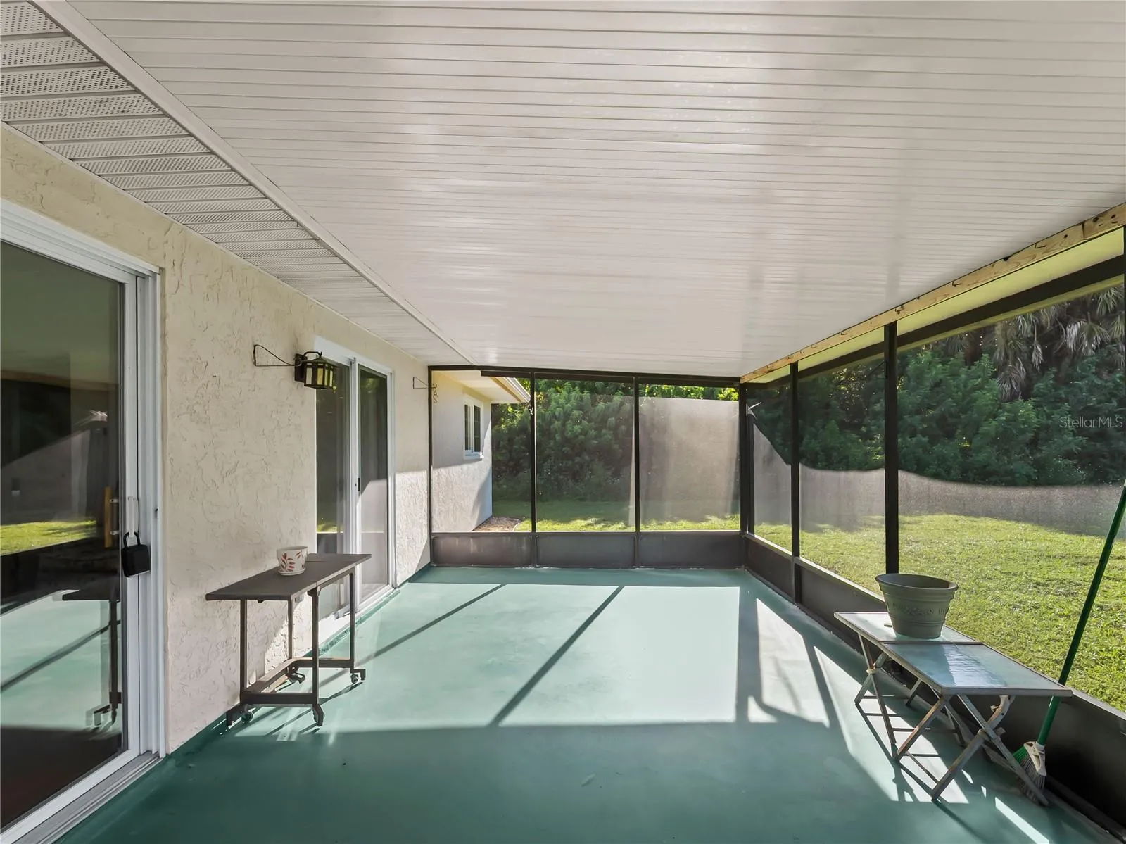 ScreenedLanai_18103WindsweptAvenue_PortCharlotte_ScreenEnclosure_Panorama.jpg