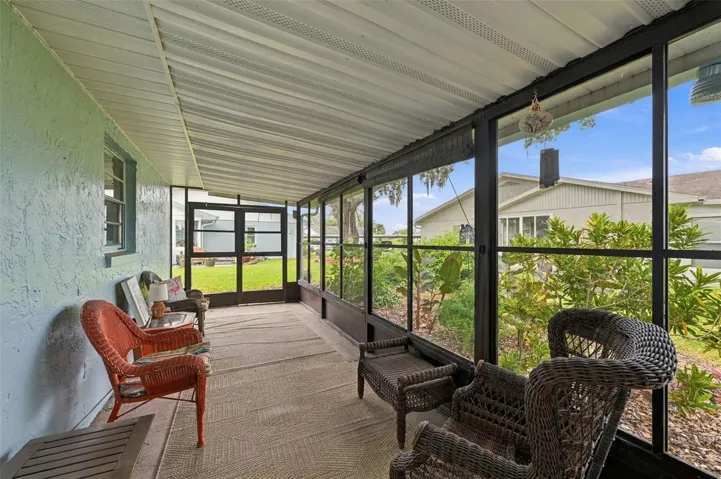 Screened in lanai