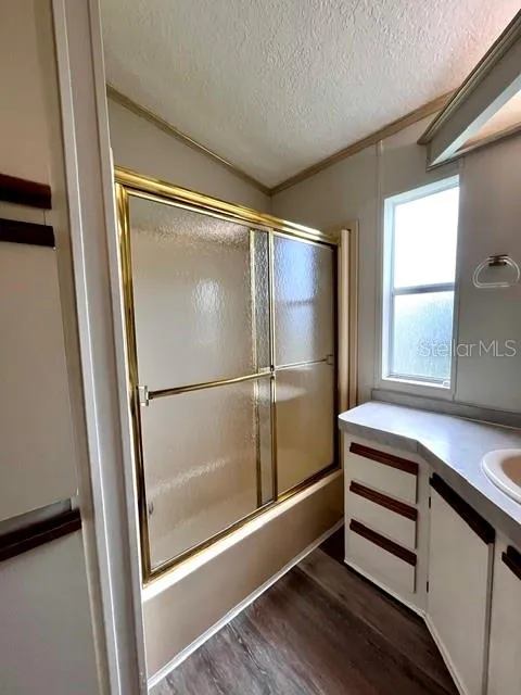 Bathroom - Tub/shower Combo