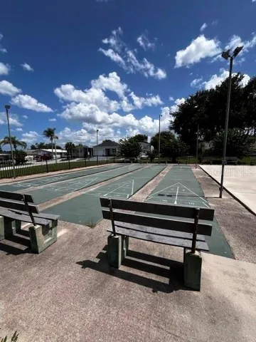 Shuffle board