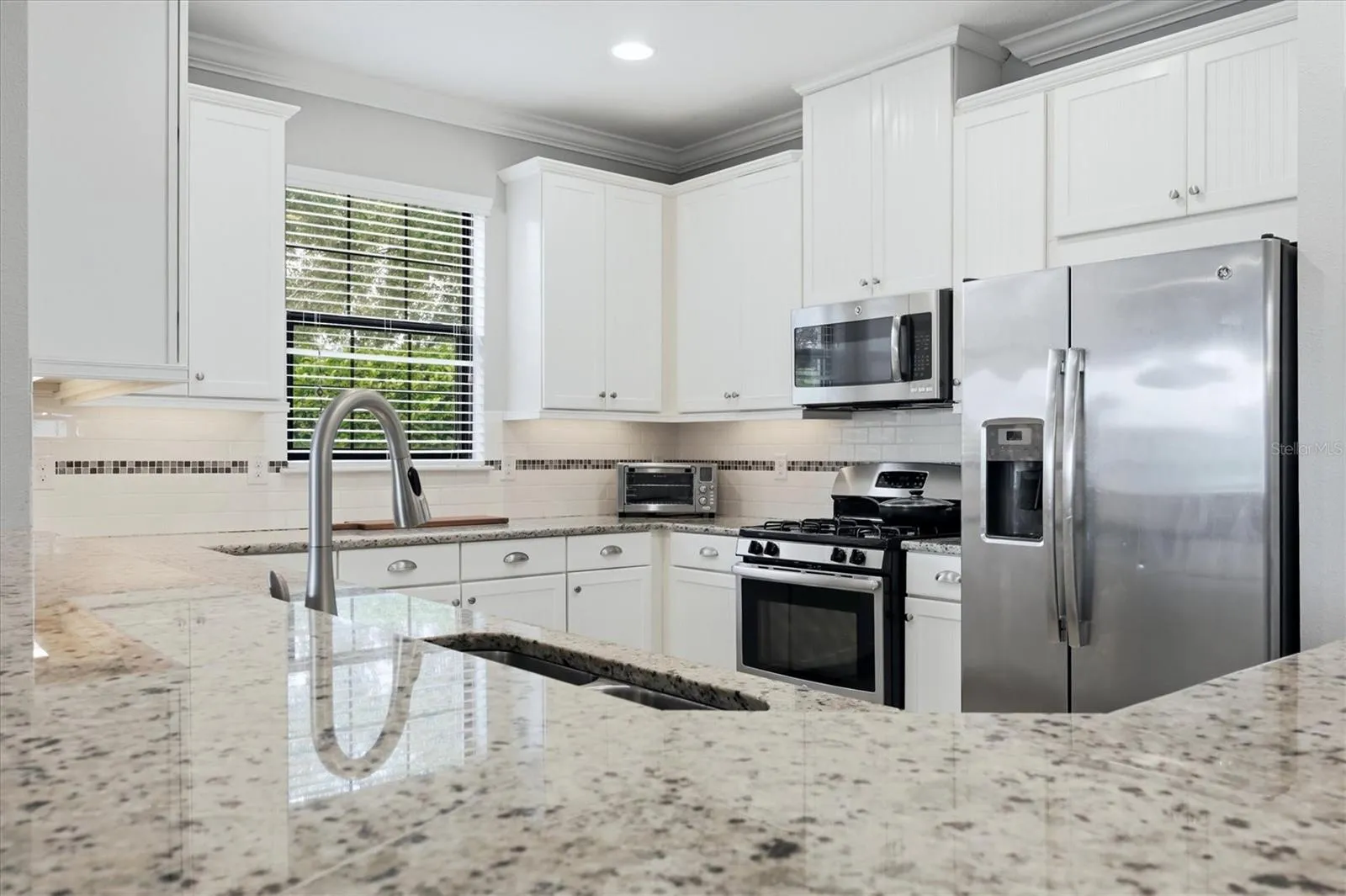 Kitchen, SS appliances