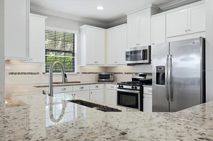 Kitchen, SS appliances