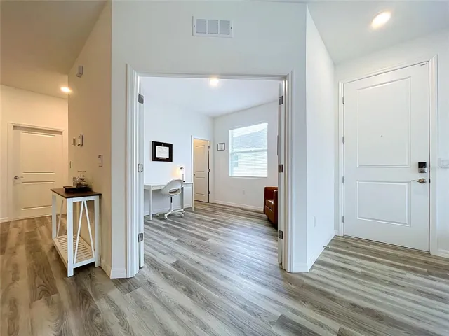 FLEX SPACE/OFFICE/3RD BEDROOM
