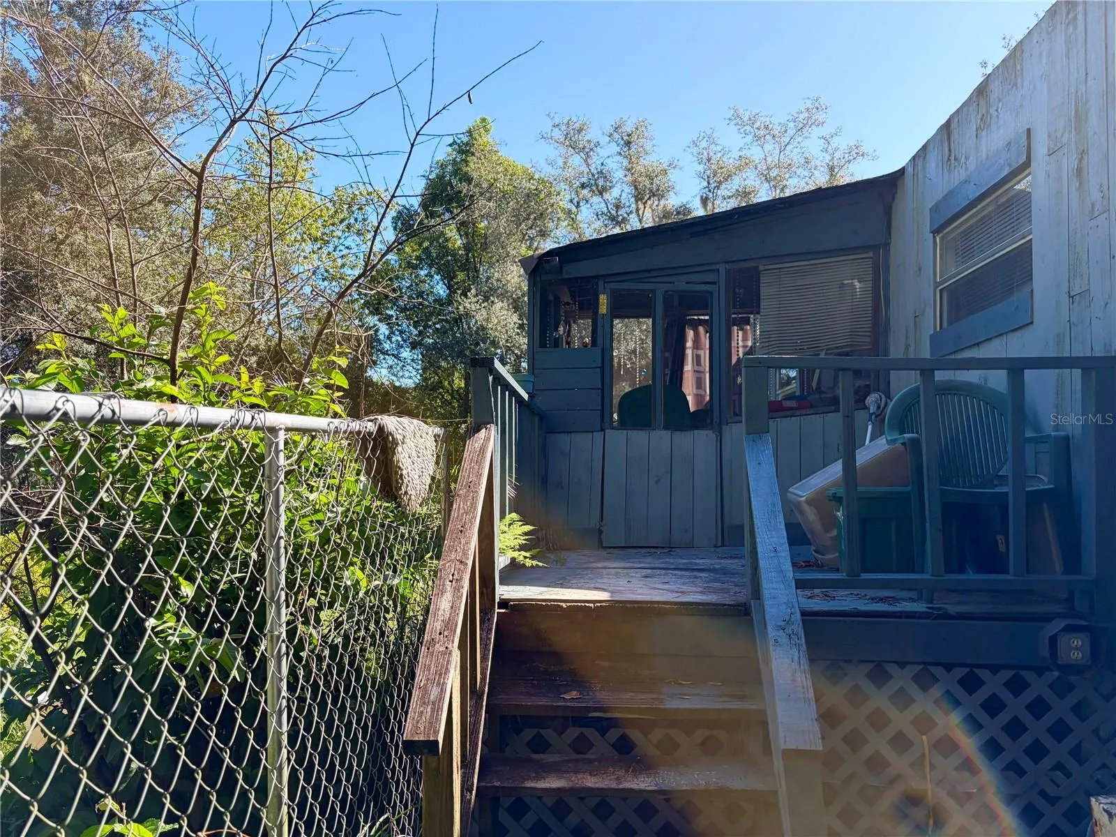 Steps down into backyard