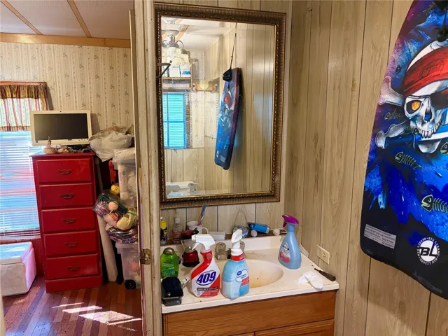 Bathroom 1 attached to Bedroom