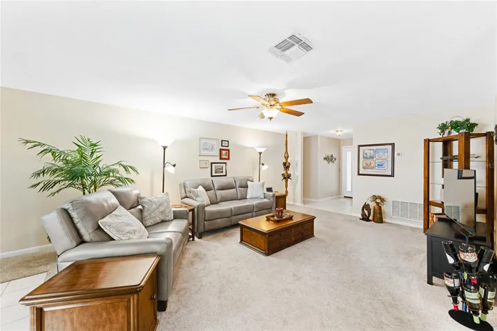 Spacious living room