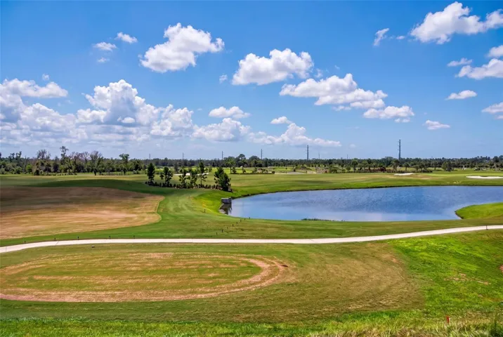 Community golf course