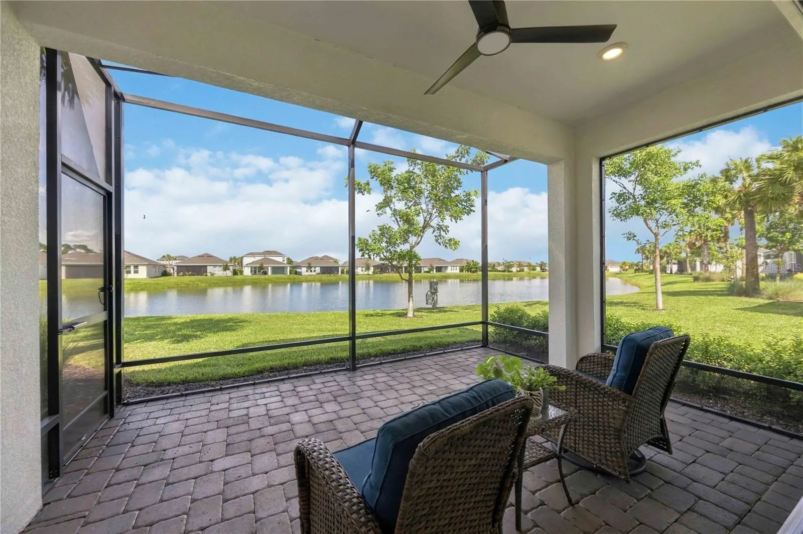 Extended lanai with pavers