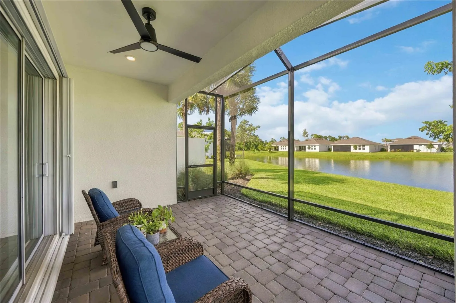 Extended lanai with pavers