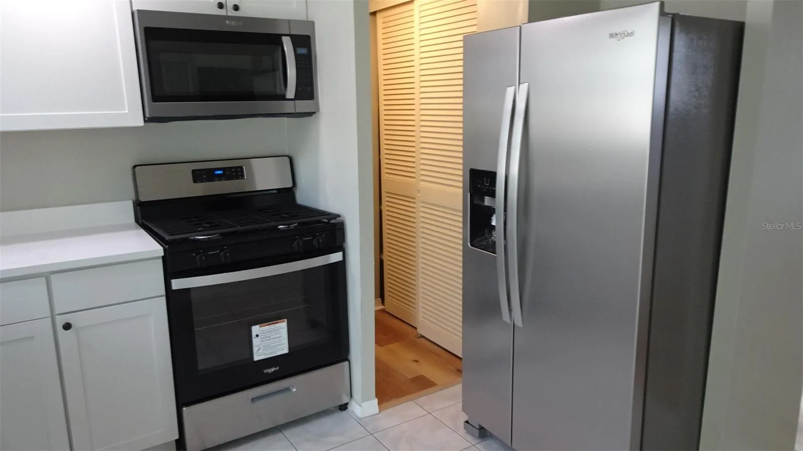All matching Whirlpool appliances.