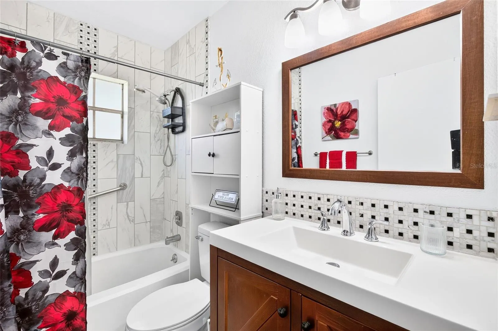 Master En-Suite Bathroom