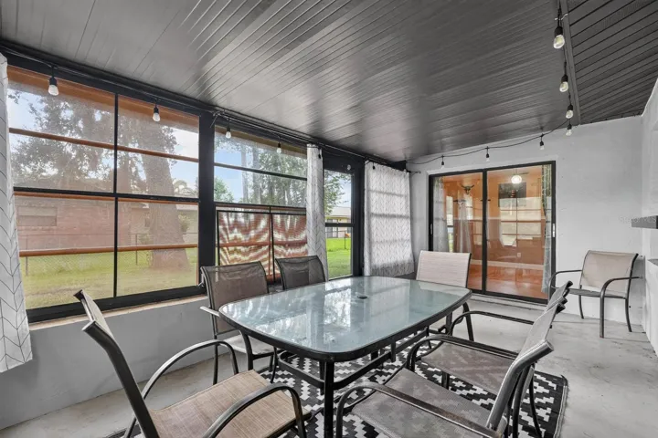 Screened Lanai - Alternate View
