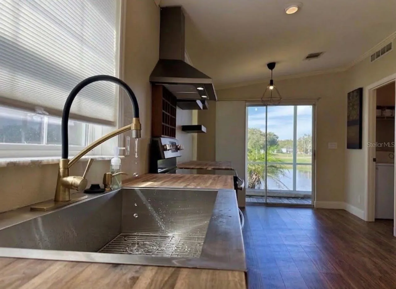main house kitchen