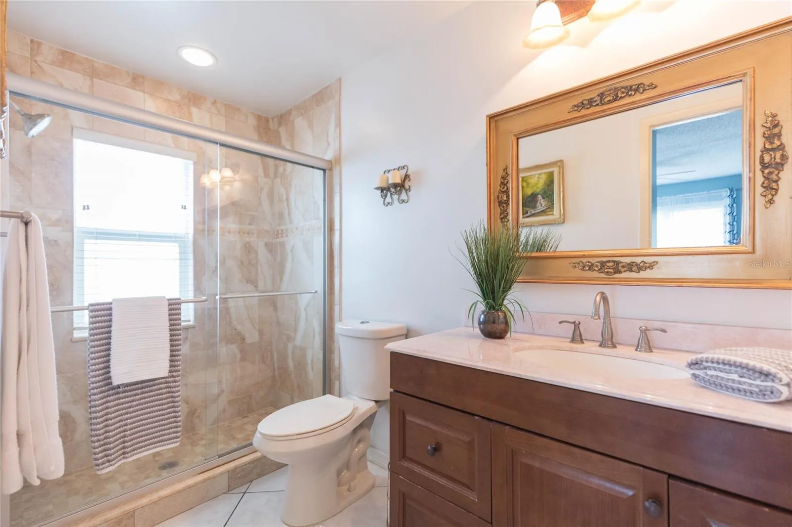 Primary En-suite Bathroom