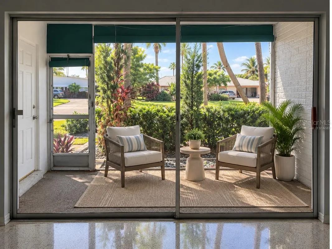 Screened Patio - Virtually Staged