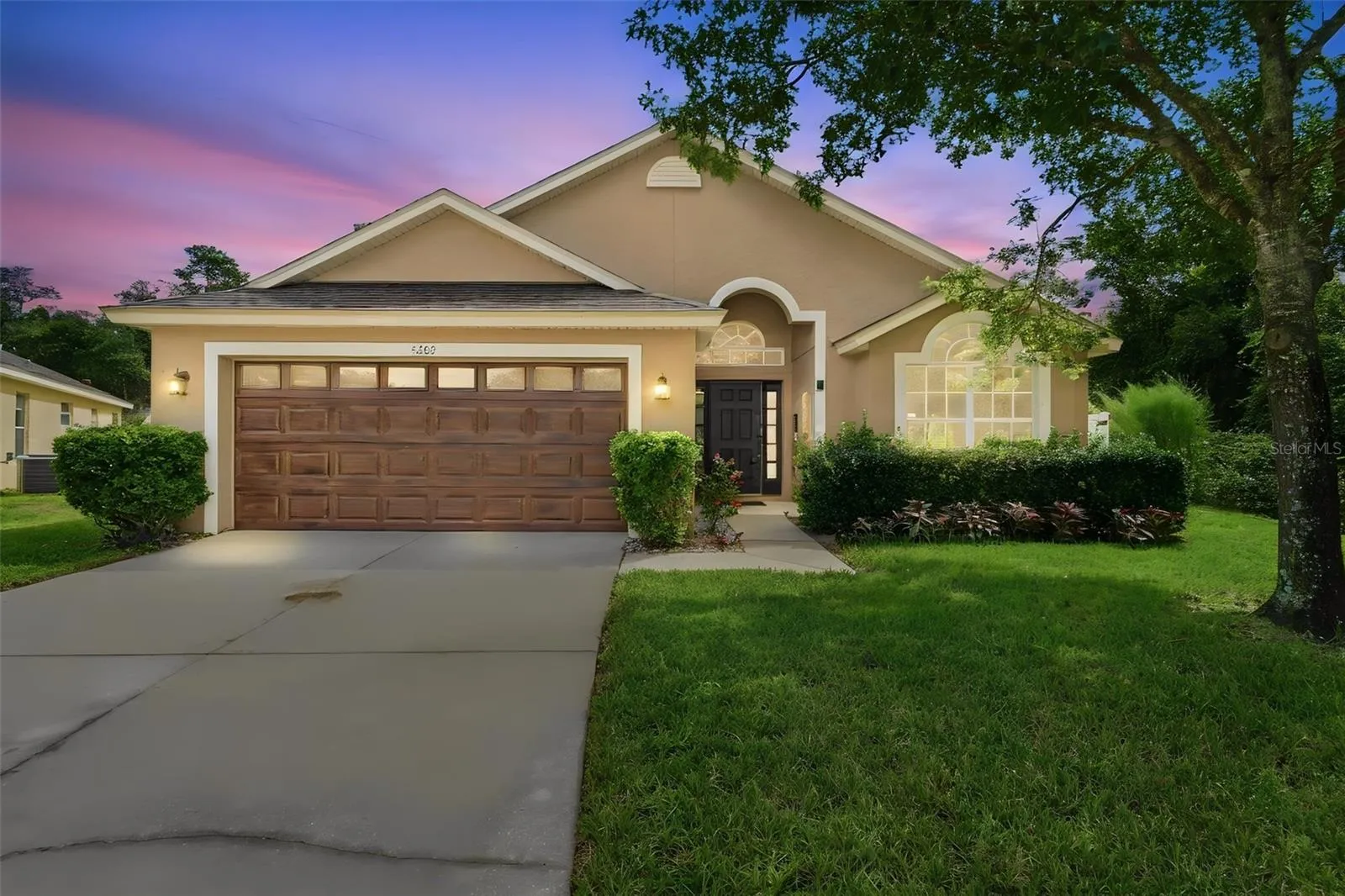 Well updated and immaculately kept cul-de-sac pool home.