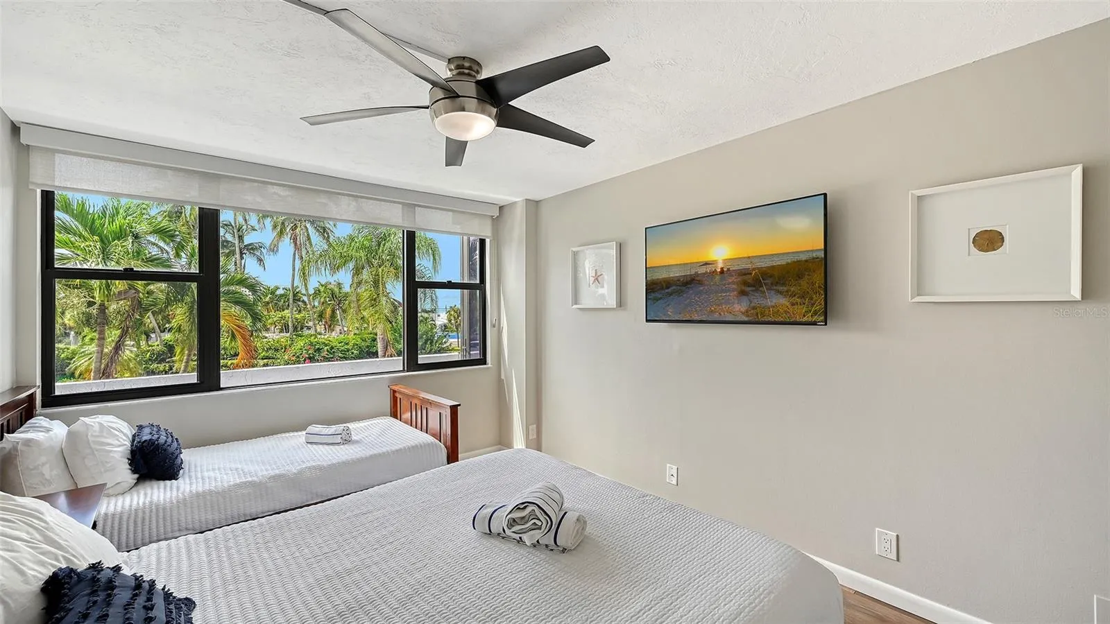 2nd bedroom