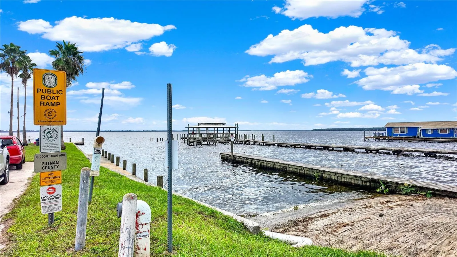 Public boat ramp