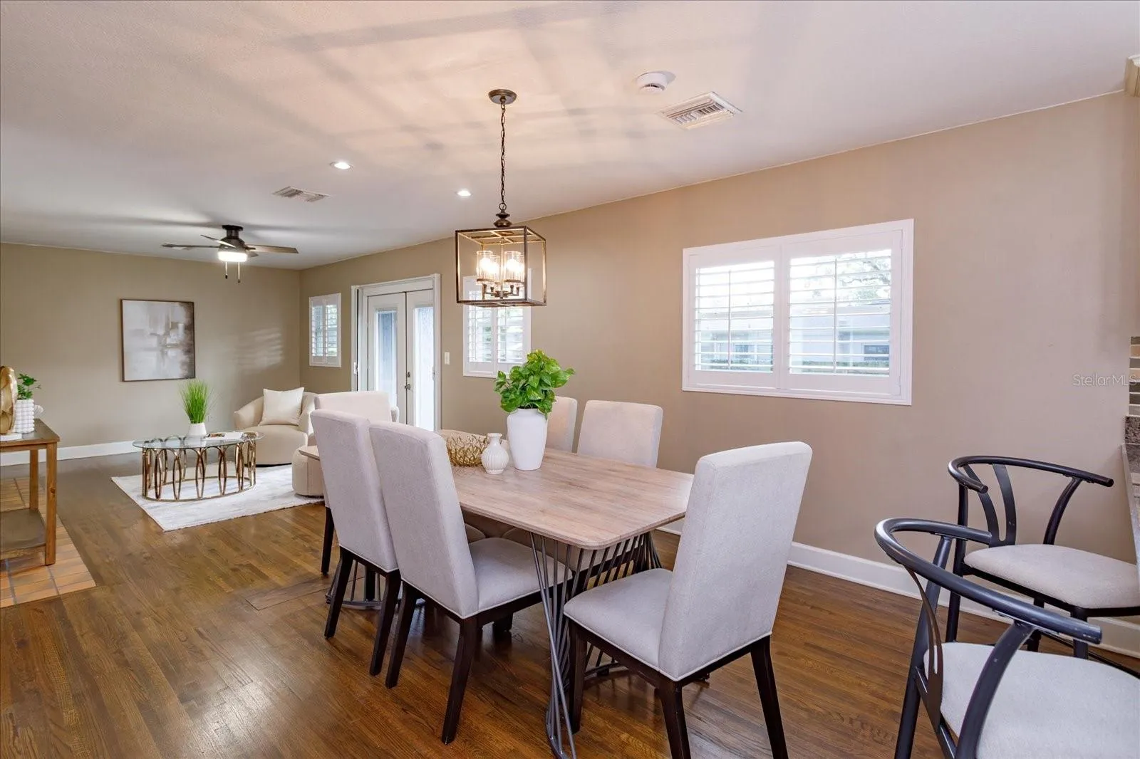 12 x 19 dining area