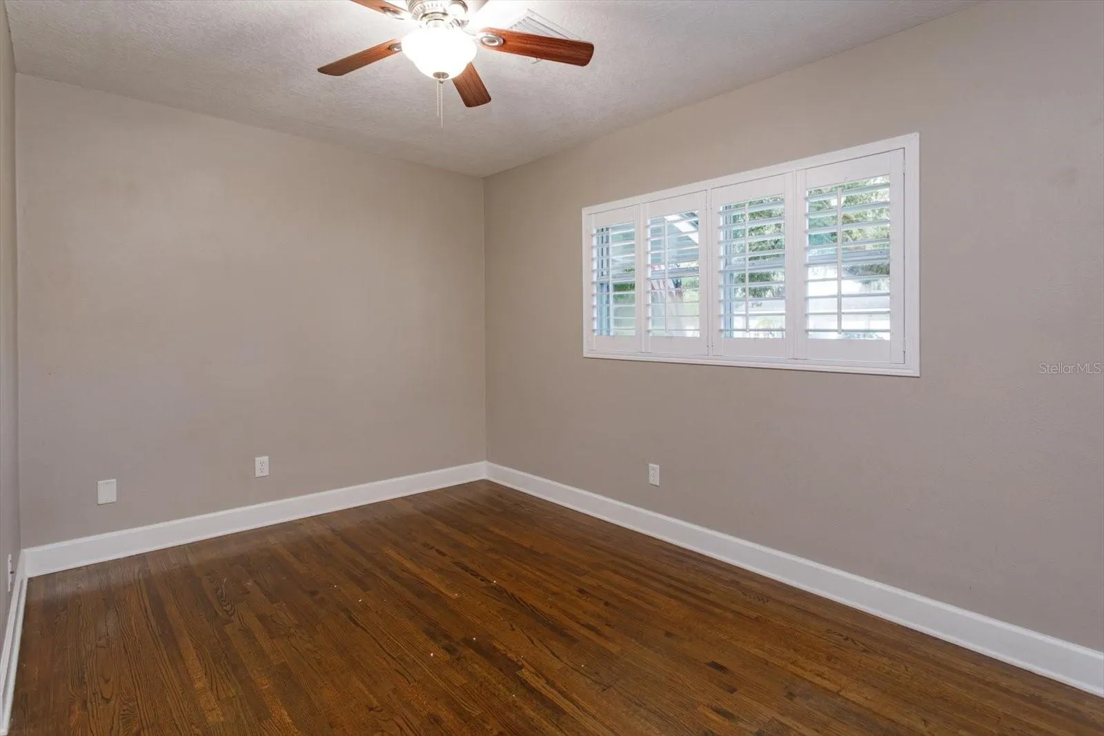 12 x 10 bedroom 3