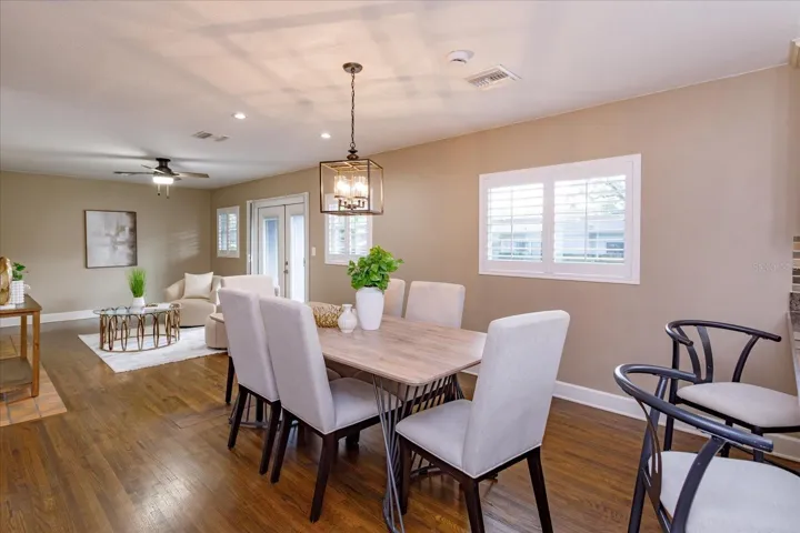 12 x 19 dining area