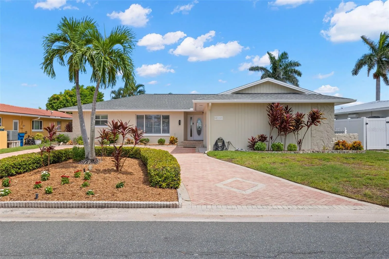 PERFECT WATERFRONT LOCATION. ALL REMODELED WITH QUALITY.