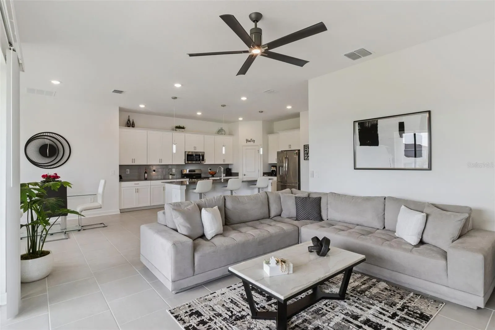 living Room/family Room