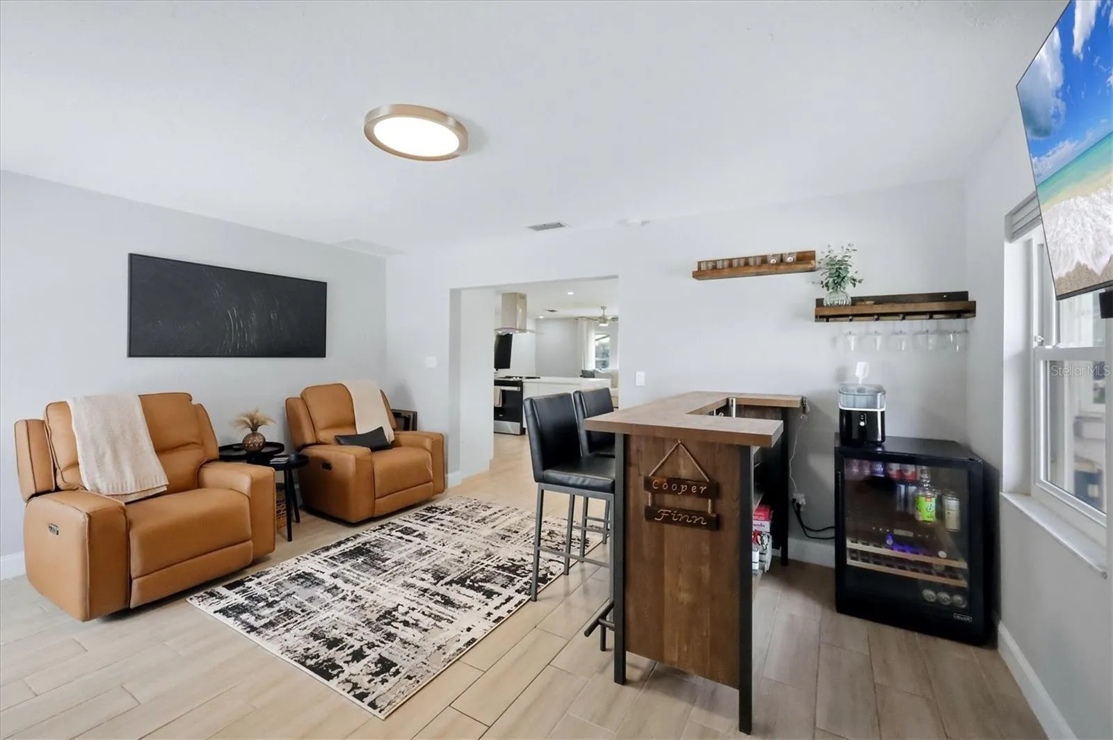 Flex Space - Additional living, Den, Office, Art Studio, etc.