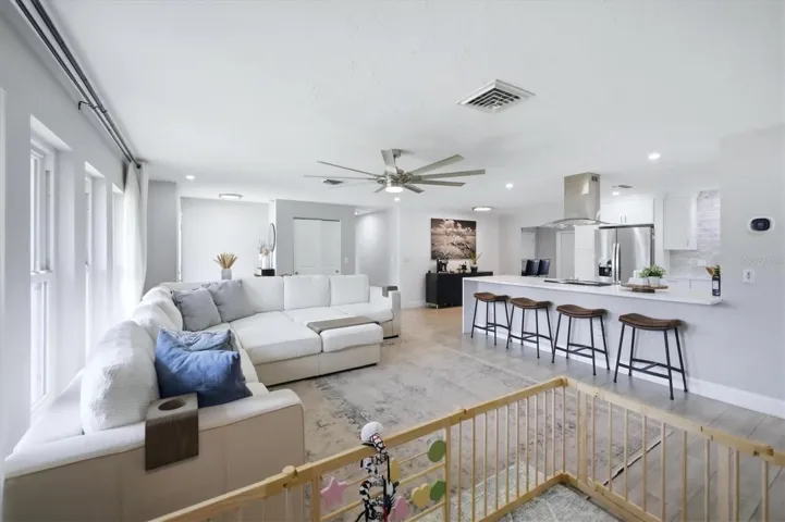 Living Room/Kitchen