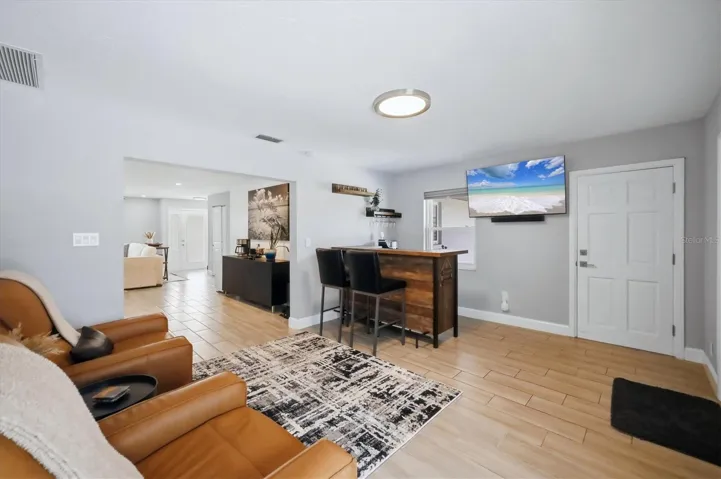 Flex Space - Additional living, Den, Office, Art Studio, etc.