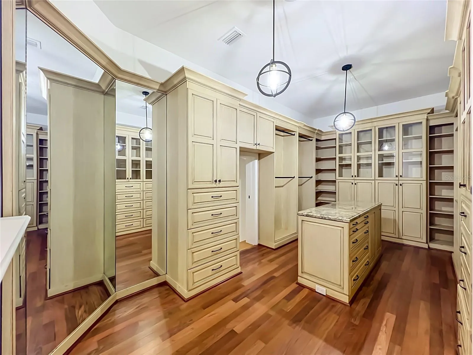 primary suite