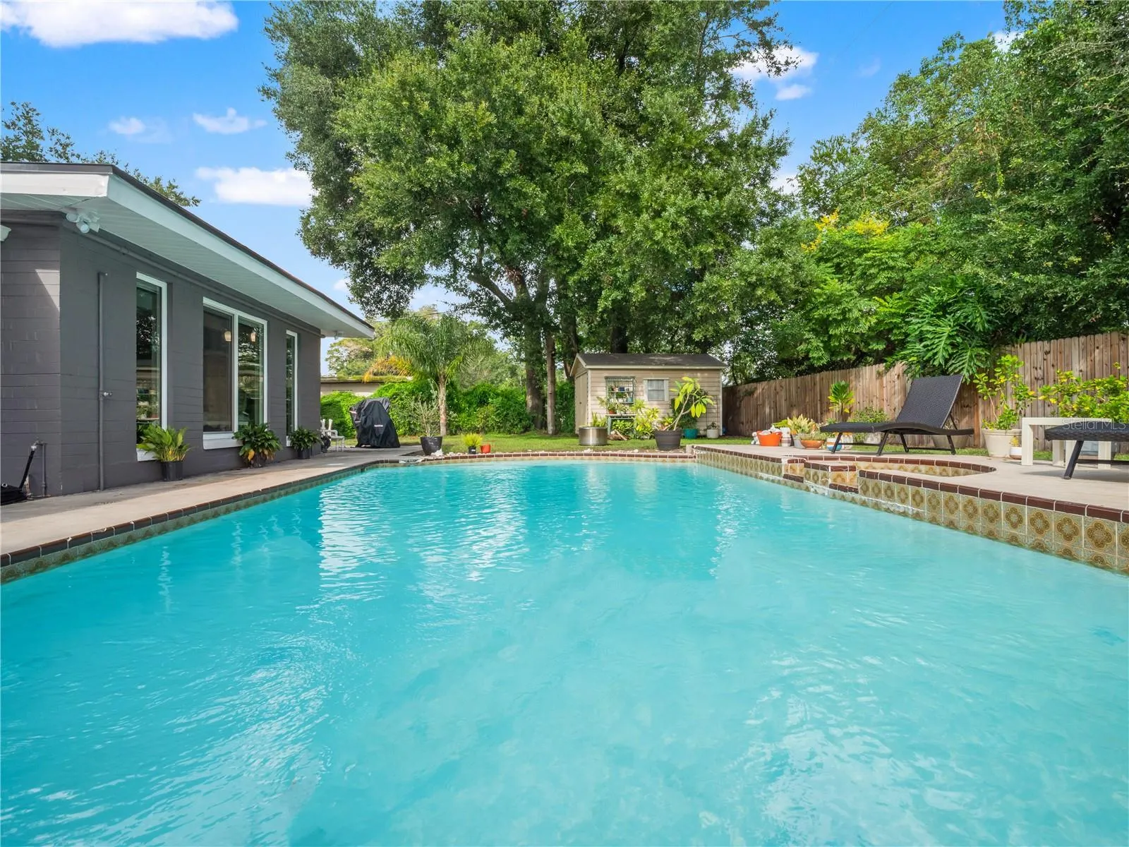 It's rare to find a pool this size anymore!