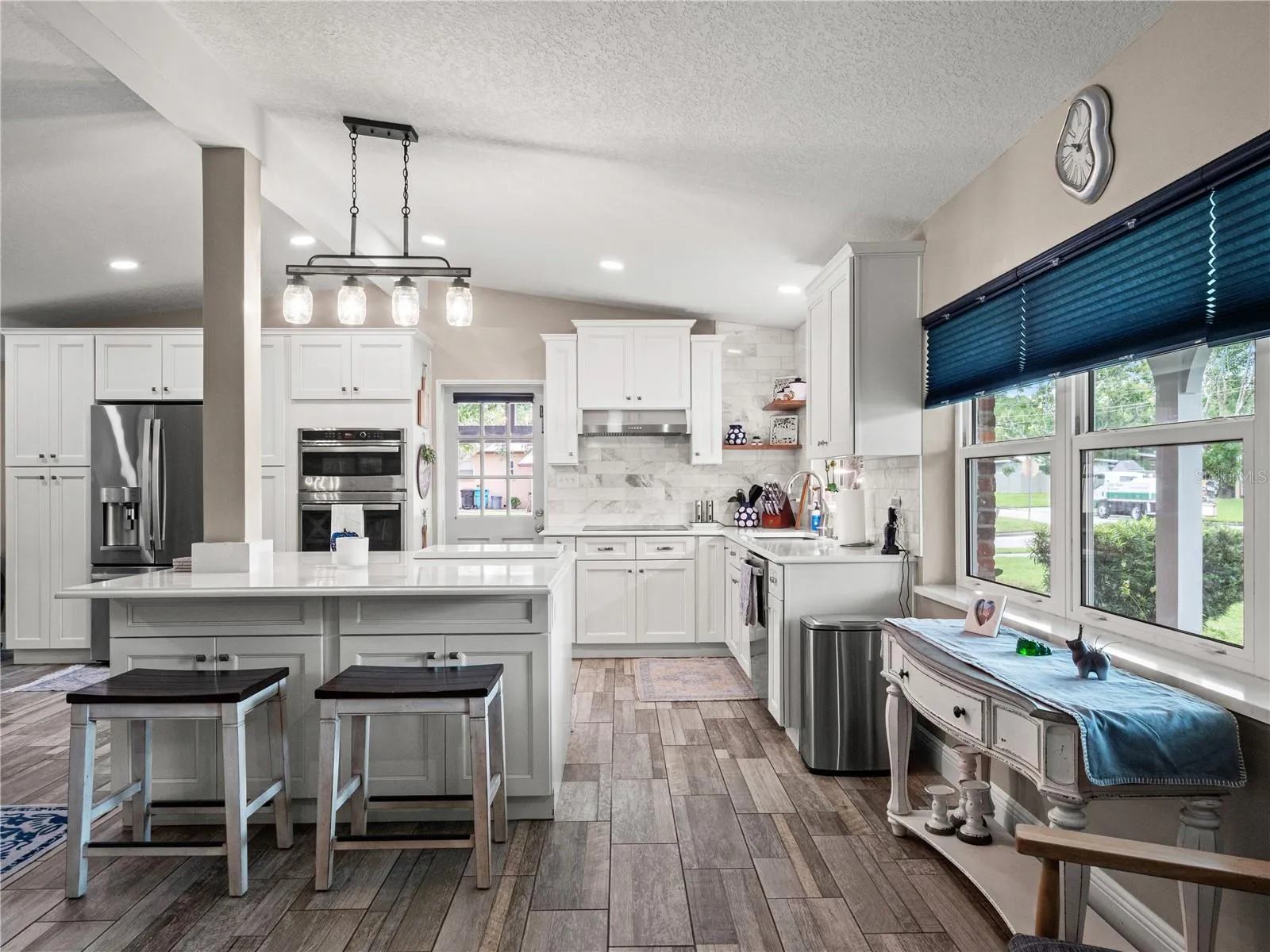 Energy efficient double pane windows.