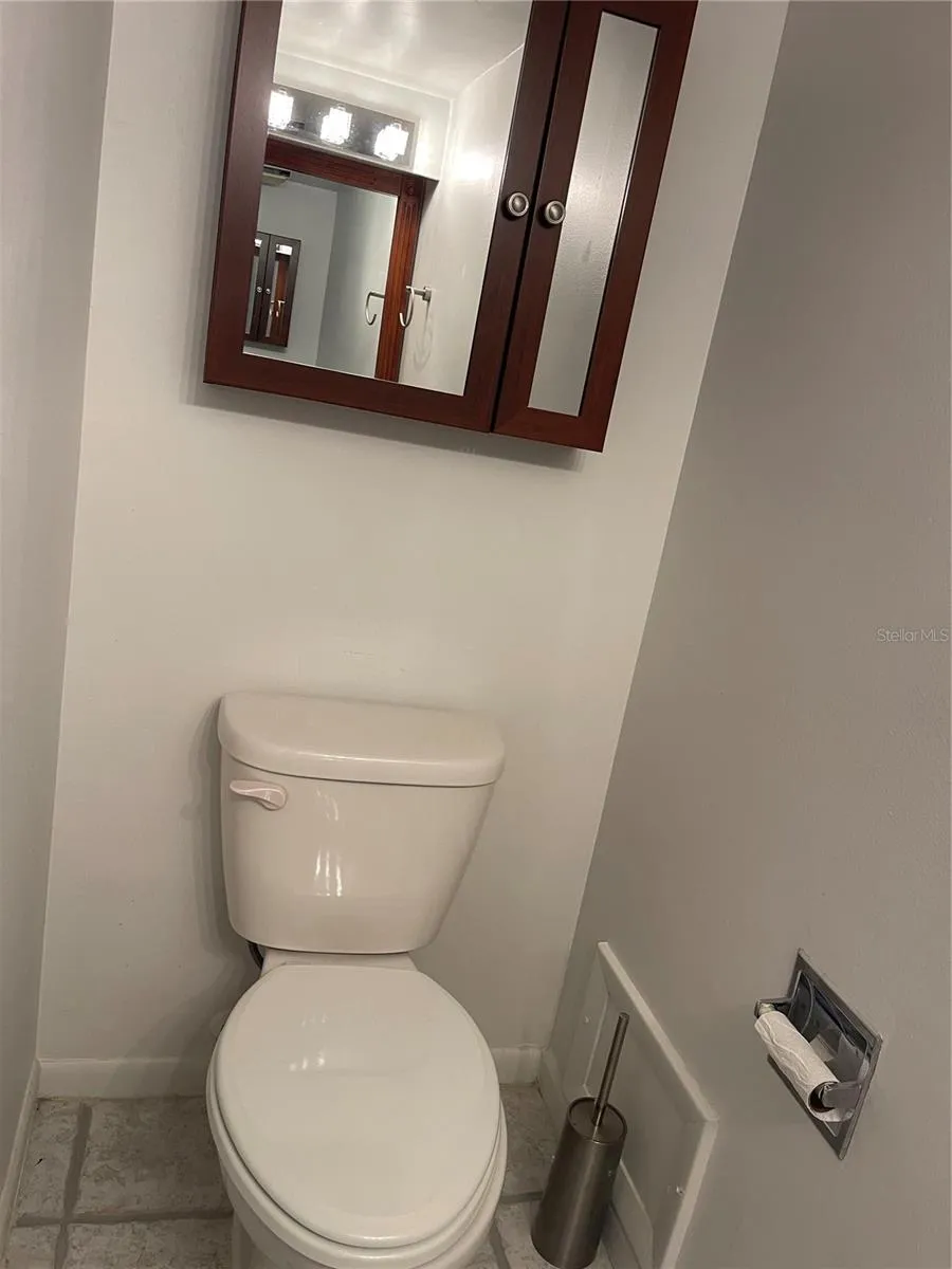 1/2 BATHROOM
