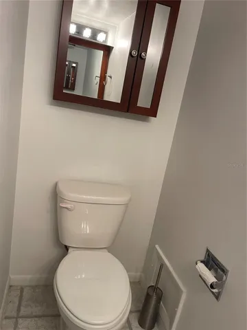 1/2 BATHROOM