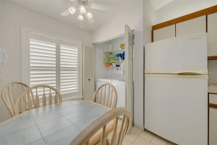 Kitchenette &amp; Laundry Closet
